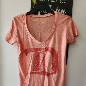 D retro style t-shirt